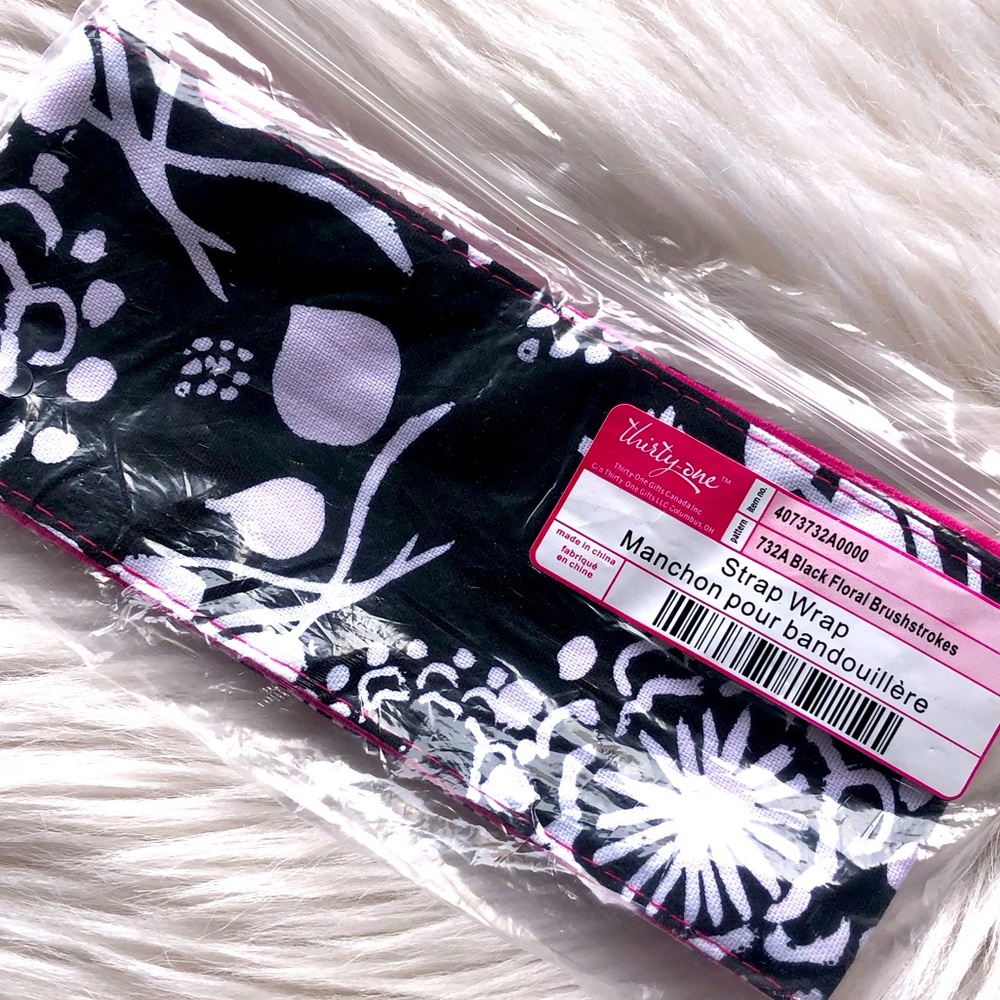 NEW in package Thirty-one gifts black floral brushstrokes strap wrap